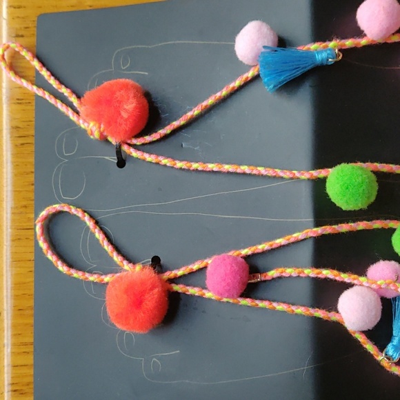 Pom Pom Foot Accessory - Picture 2 of 2